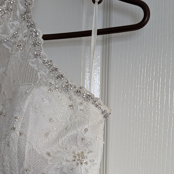 Halter Style Wedding Gown with Train - Picture 6 of 11